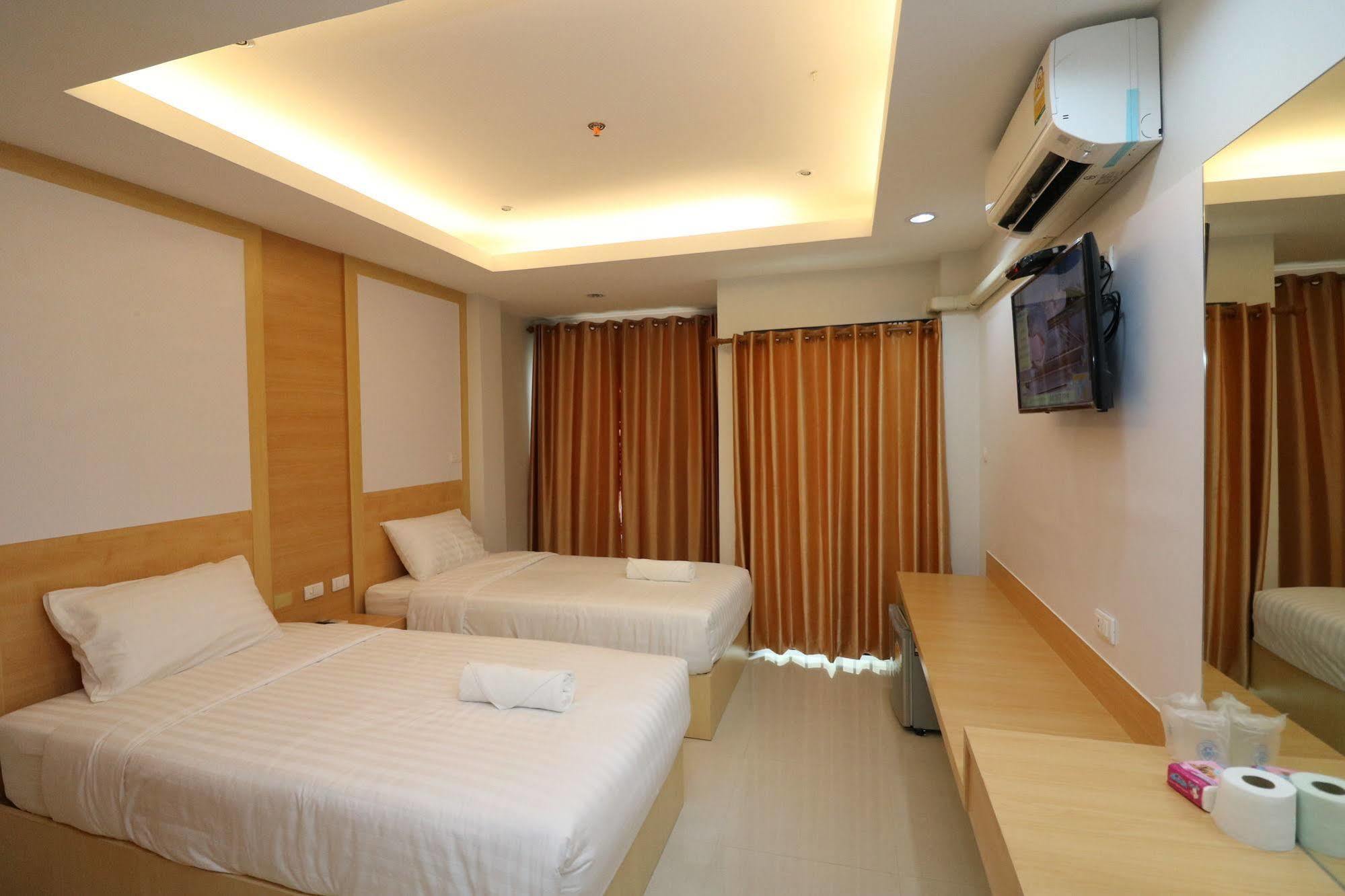 Hotel Calivefornia 2016 Chiang Rai Zewnętrze zdjęcie