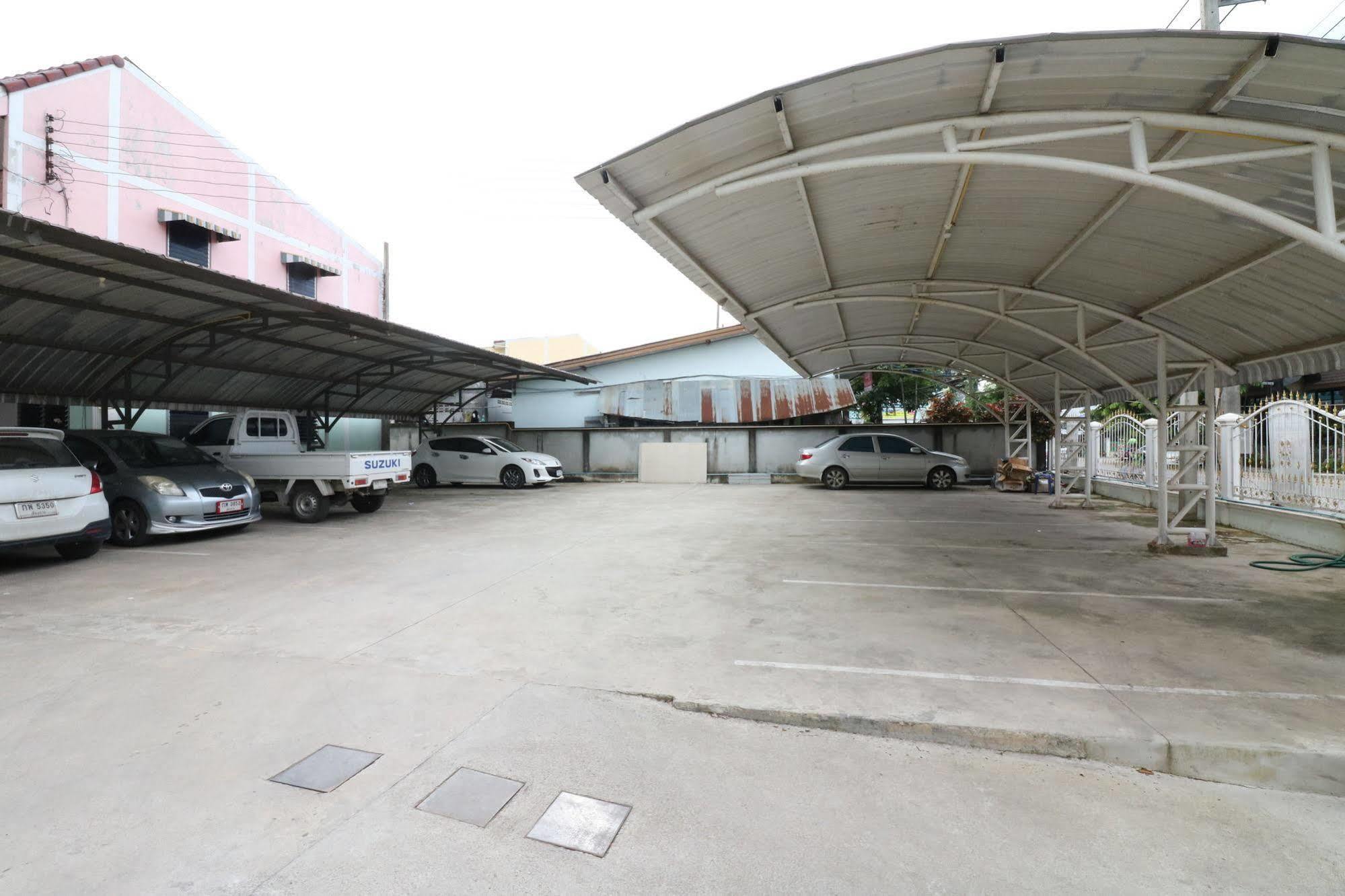 Hotel Calivefornia 2016 Chiang Rai Zewnętrze zdjęcie